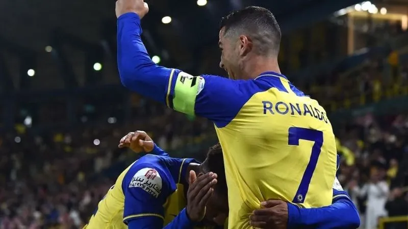 Ronaldo trở thành cầu thủ vĩ đại khi có thể ghi đến 1000 bàn thắng